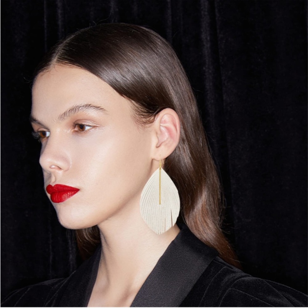 ✨NWT Large Fringe Leather Earrings ✨Hand Crafted ✨Artisan!✨ - Picture 4 of 4